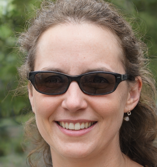 <em><strong>Marta Solís</strong></em>