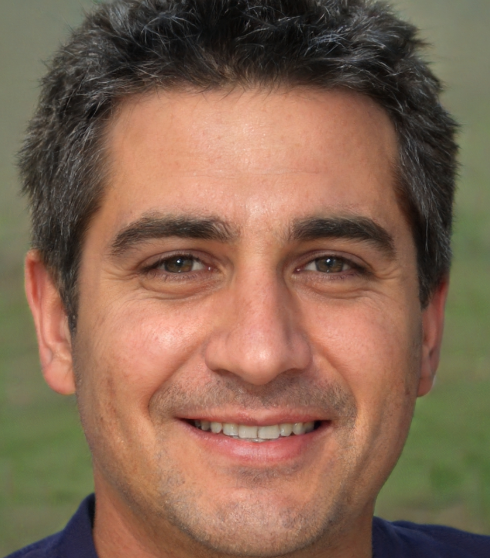 <em><strong>Juan Martínez</strong></em>